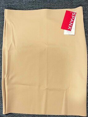 SPANX Suit Your Fancy Half Slip